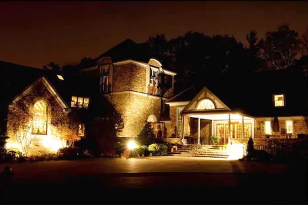 The Glenerin Inn Mississauga Exterior photo