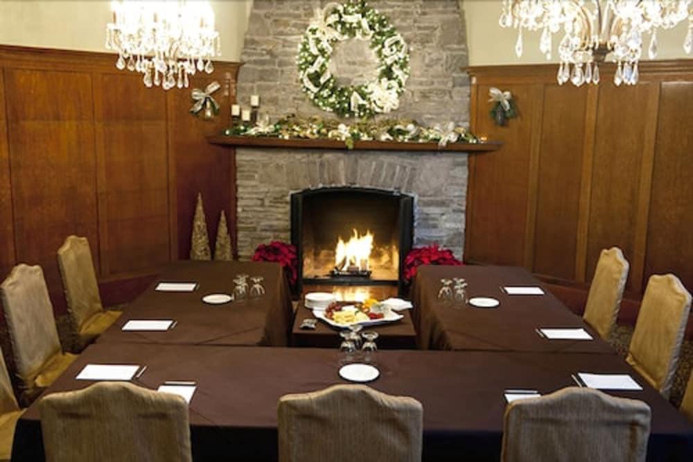 The Glenerin Inn Mississauga Exterior photo